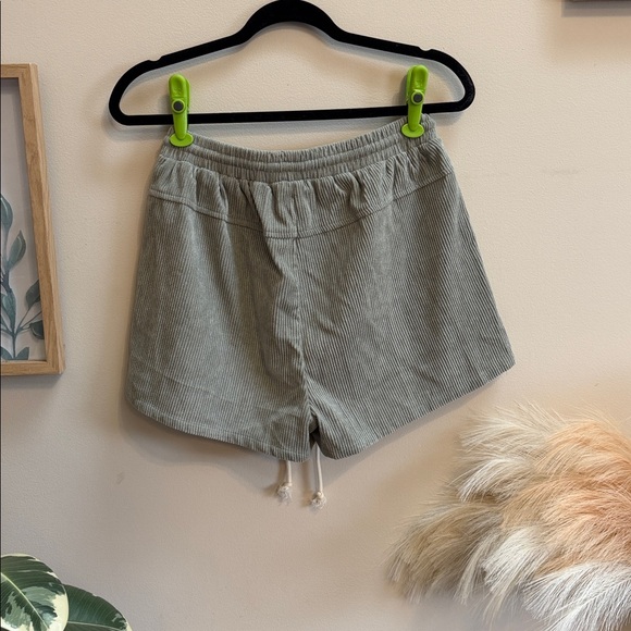 Wishlist Olive Corduroy Athletic Shorts - Picture 2 of 4